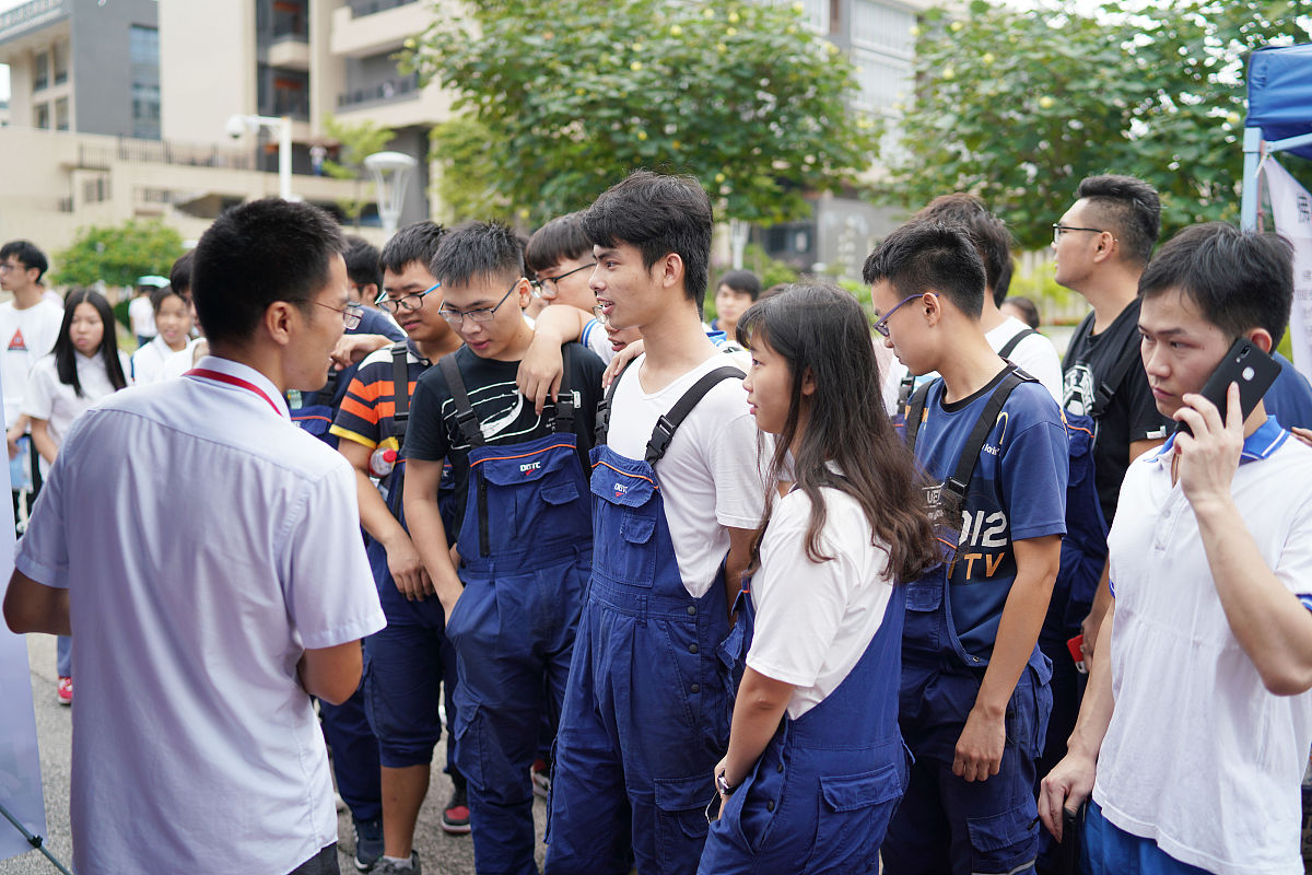 广东省高级技工学校日常生活纪实